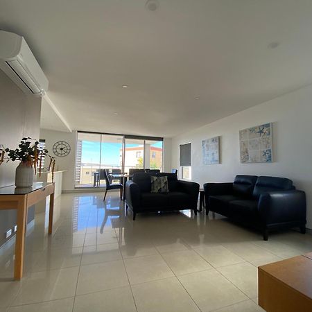 Redvue Holiday Apartments Redcliffe Buitenkant foto