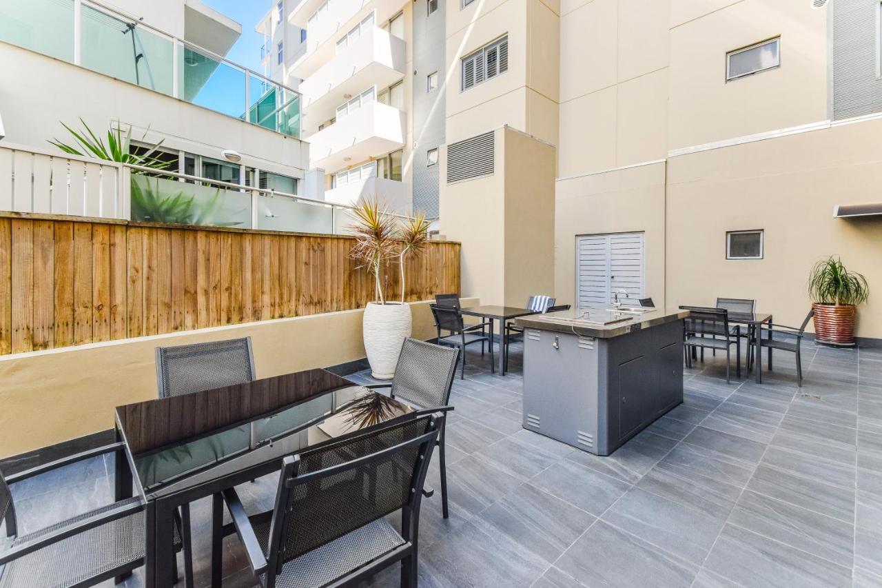 Redvue Holiday Apartments Redcliffe Buitenkant foto
