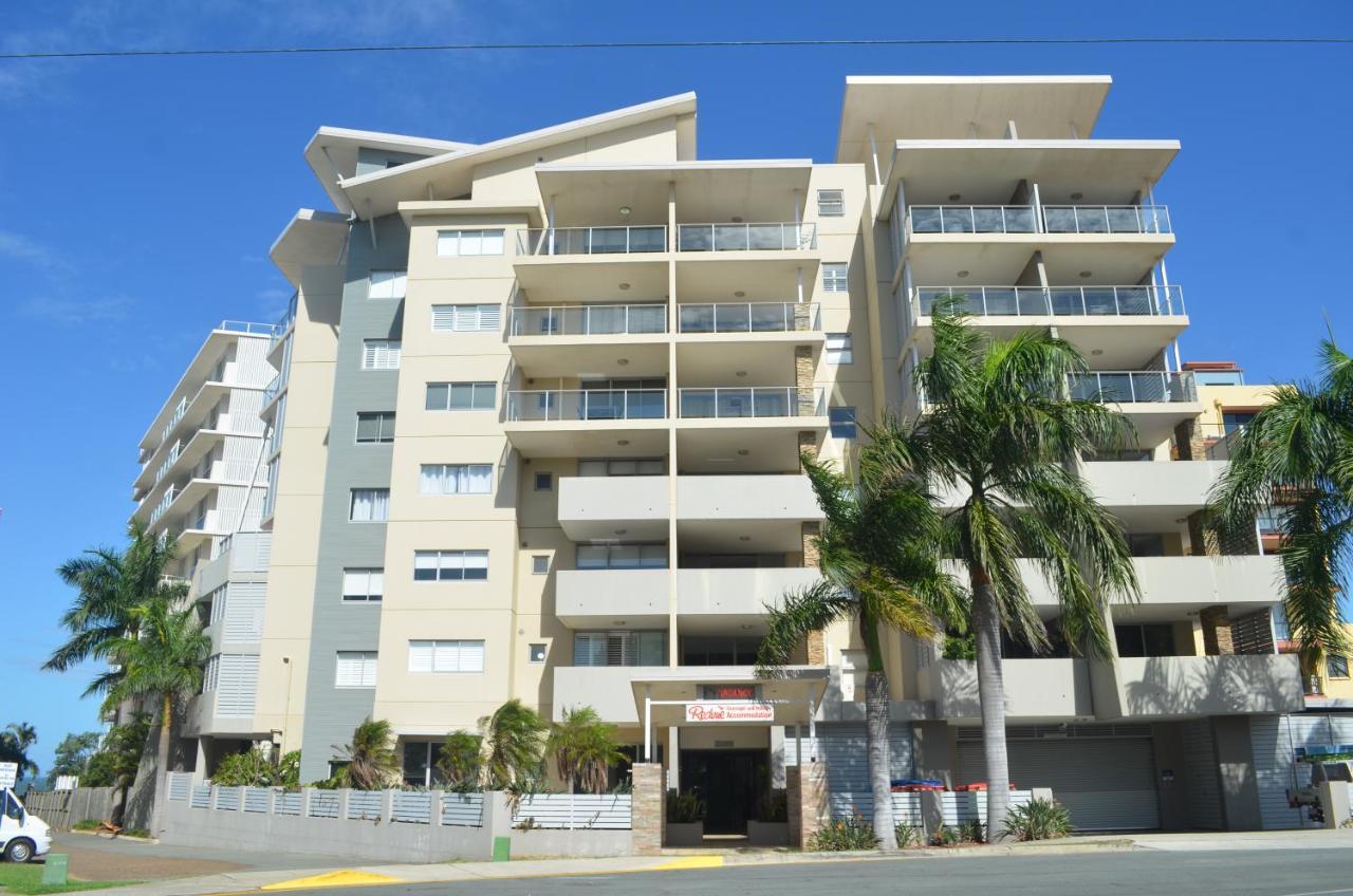 Redvue Holiday Apartments Redcliffe Buitenkant foto