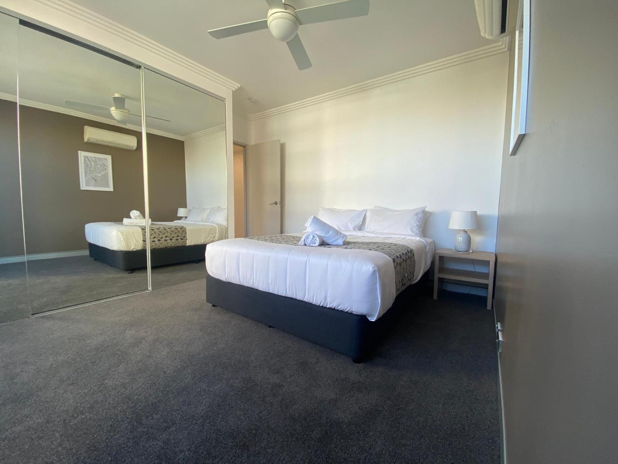 Redvue Holiday Apartments Redcliffe Buitenkant foto